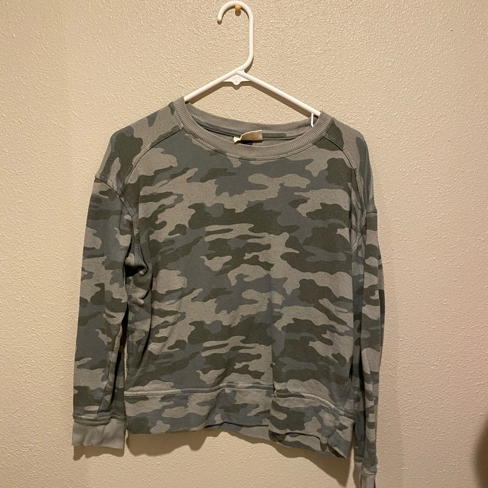 Universal Thread Camouflage Sweater